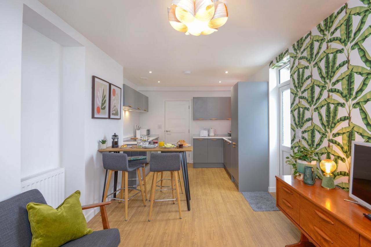 Apartment Two - Private Car Park, Comfortable And Well Equipped - By Ocean City Retreats Plymouth Exterior foto